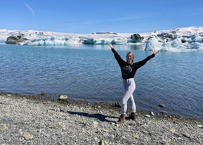 Image of Allyson Ennis '23 in Iceland. 